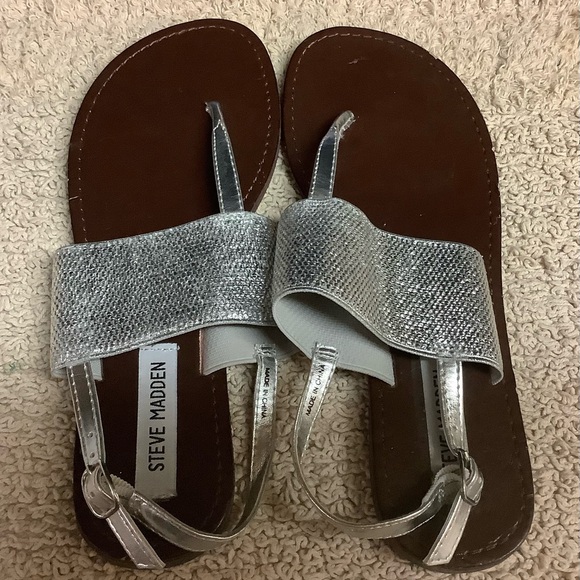 Steve Madden Shoes - Silver Steve Madden sandals size 8.5